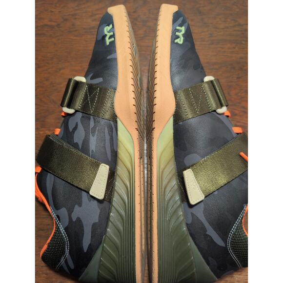 Athletic_Shoes